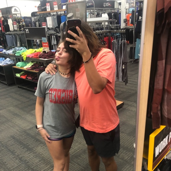 Meet your Posher, Alejandro - Picture 2 of 3